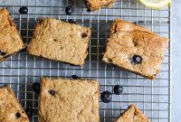 Paleo Blueberry-Lemon Breakfast Bars Recipe