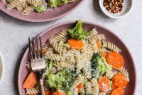Aunt Leigh’s Broccoli and Carrot Pasta Recipe