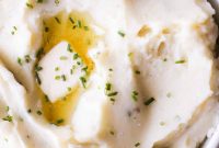 Creamy Roasted Garlic Whipped Potatoes