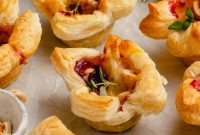 Mini Cranberry Brie Appetizers with Puff Pastry