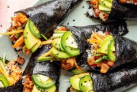 How to Make Spicy Tuna Hand Rolls