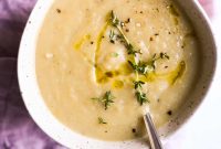 Dairy-Free Whole30 Potato and Leek Soup