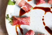 Prosciutto, Pear and Arugula Appetizer Rolls