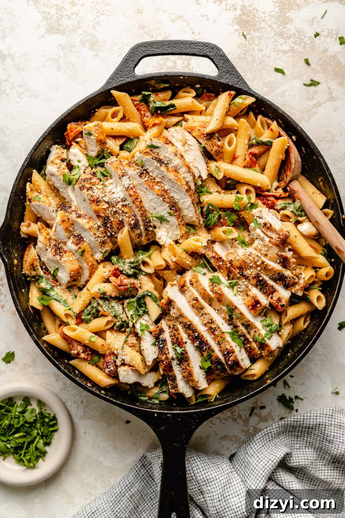 Creamy One-Pot Chicken Florentine Pasta 2 One-Pot Chicken Florentine Pasta