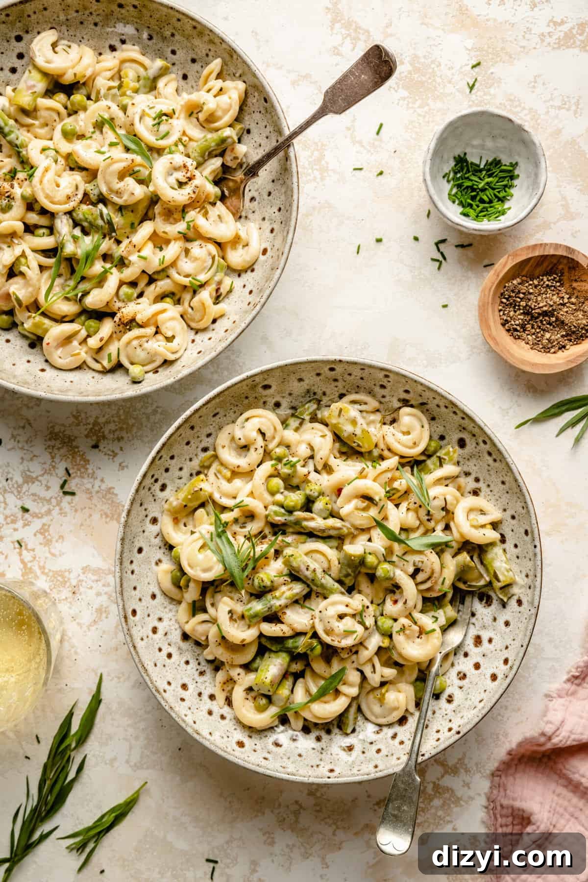 Creamy Goat Cheese Pasta with Asparagus and Peas Recipe 2 Creamy Goat Cheese Pasta with Asparagus and Peas