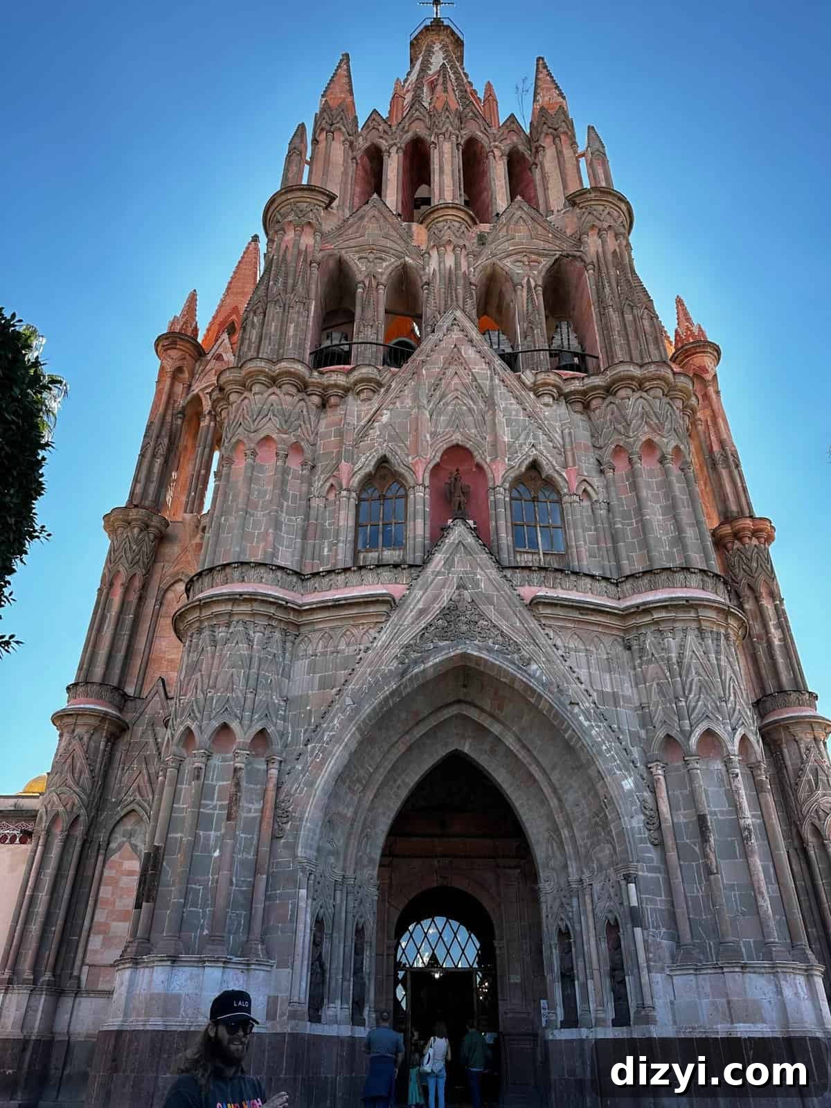 San Miguel de Allende Travel Guide